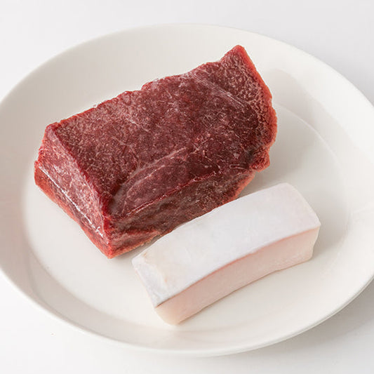 ミンク鯨 赤肉（皮付き） 【約200g】